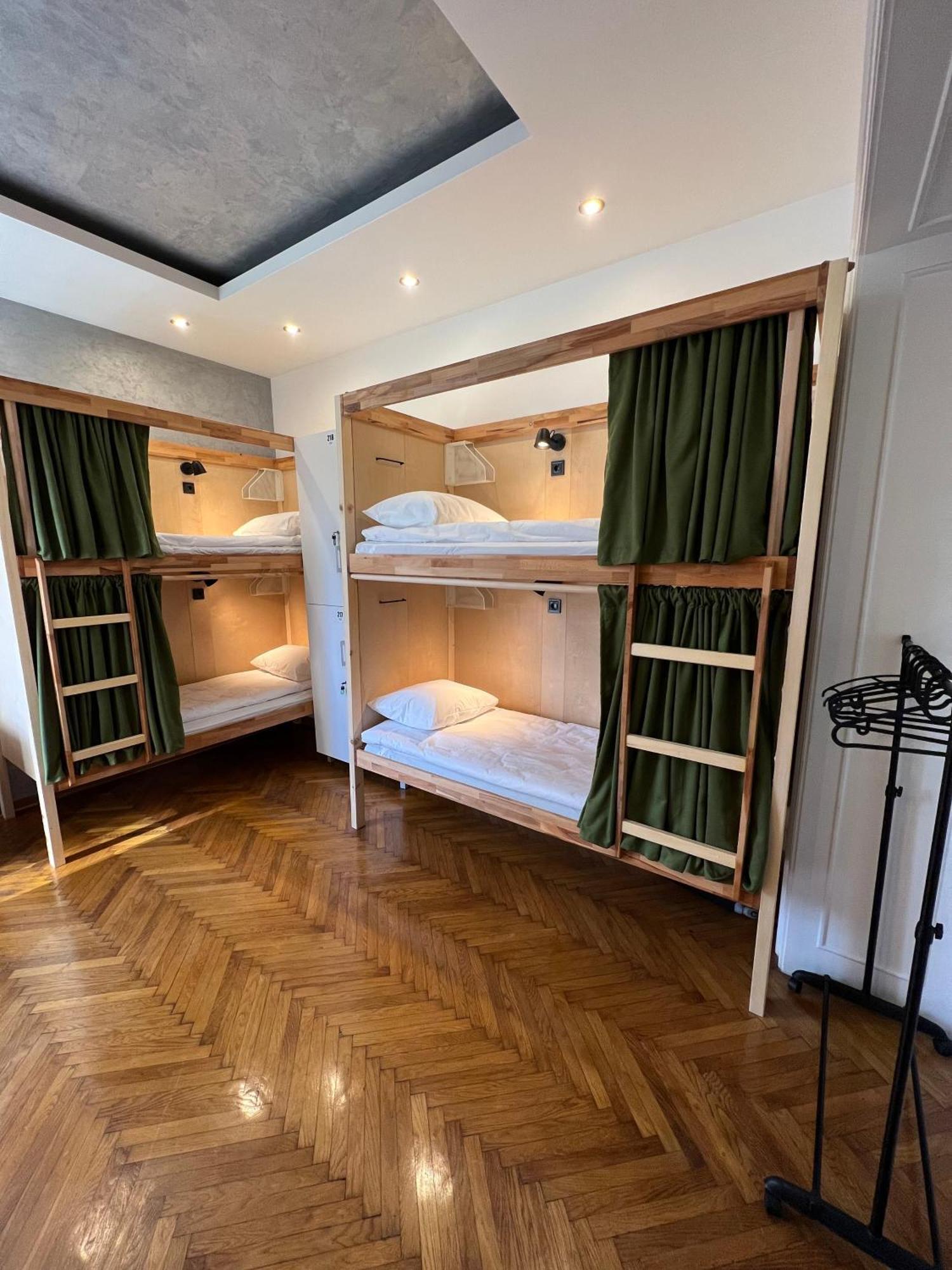 Cabbage Hostel Beograd Bagian luar foto