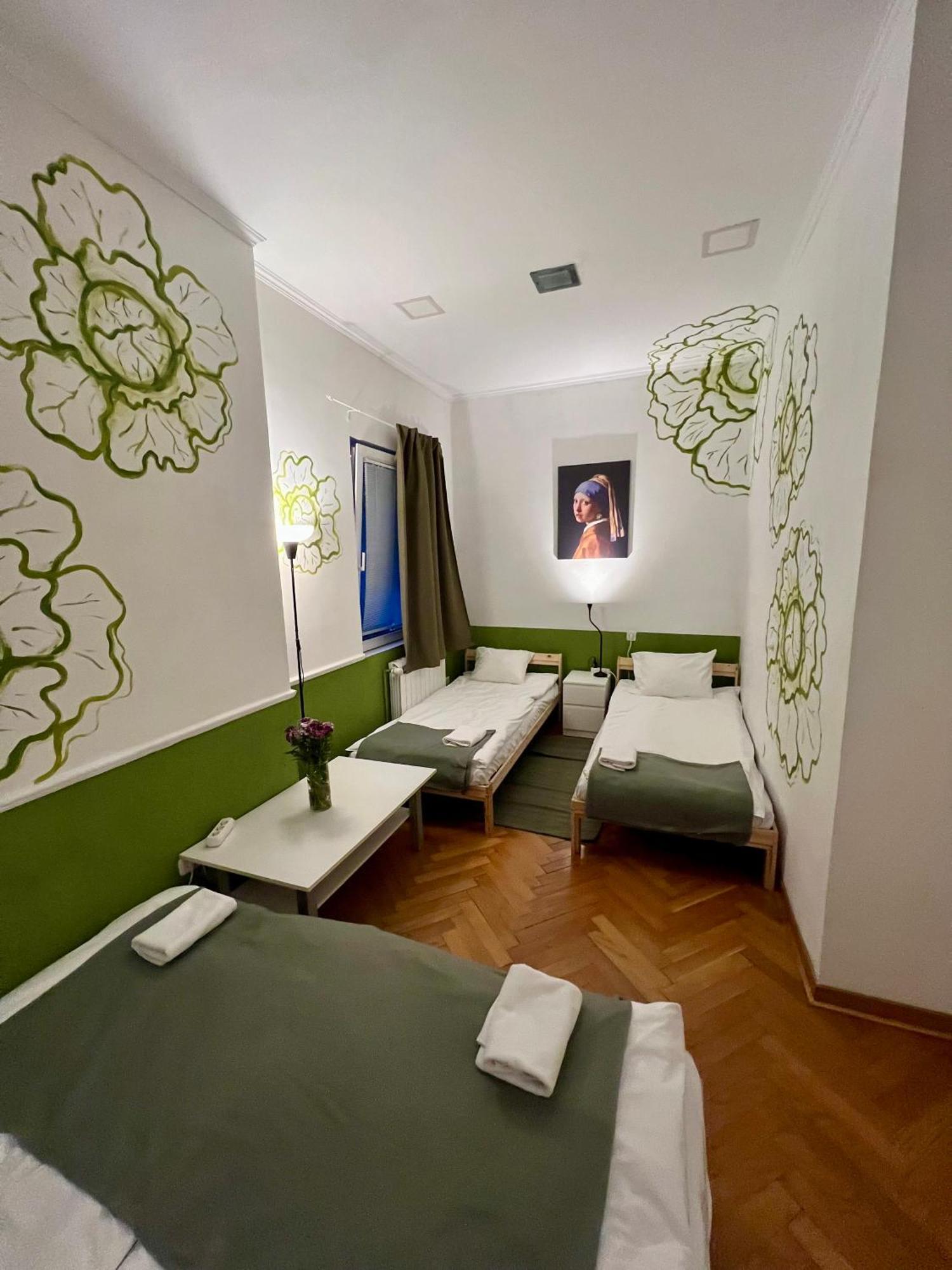 Cabbage Hostel Beograd Bagian luar foto