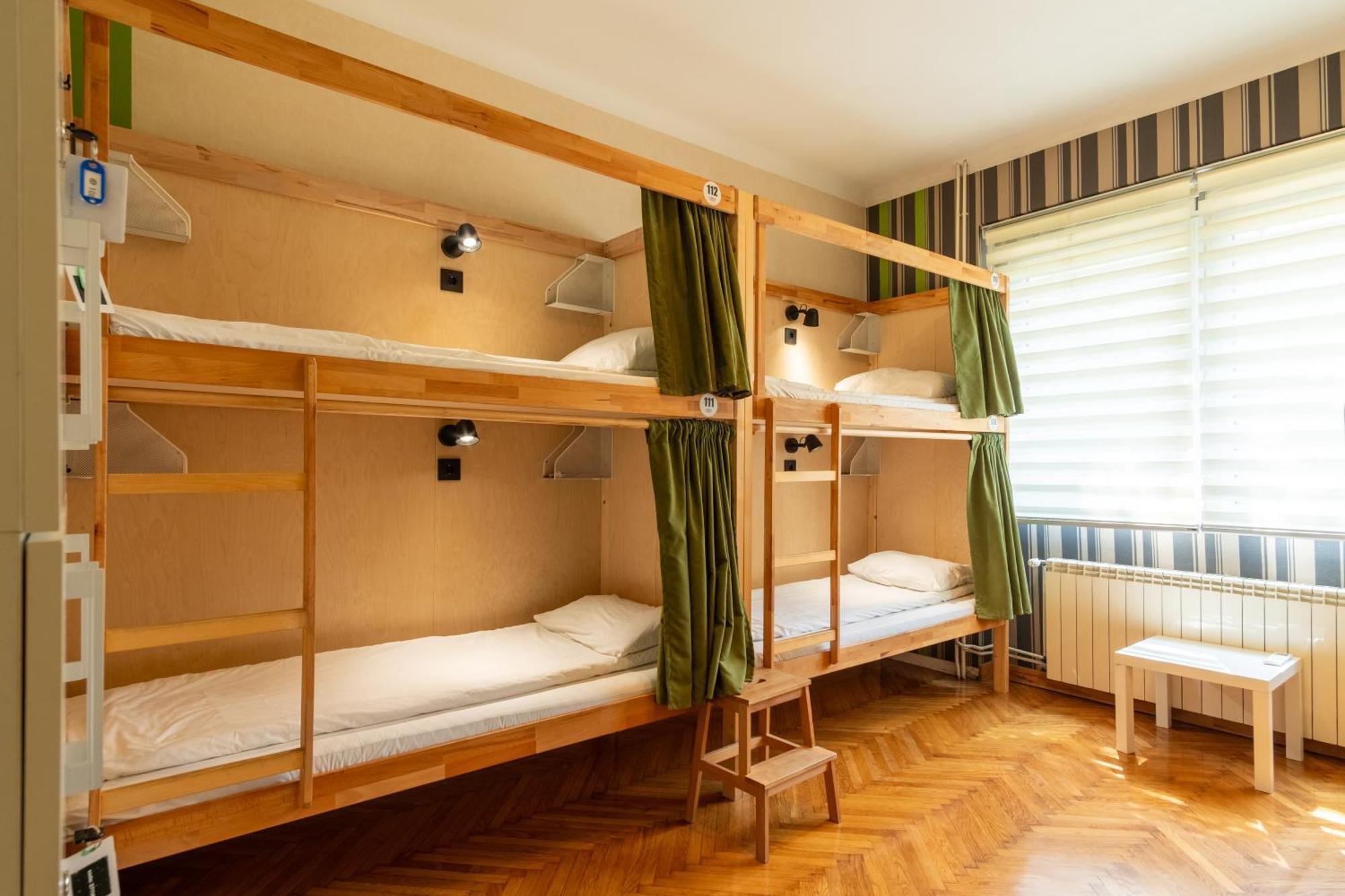 Cabbage Hostel Beograd Bagian luar foto