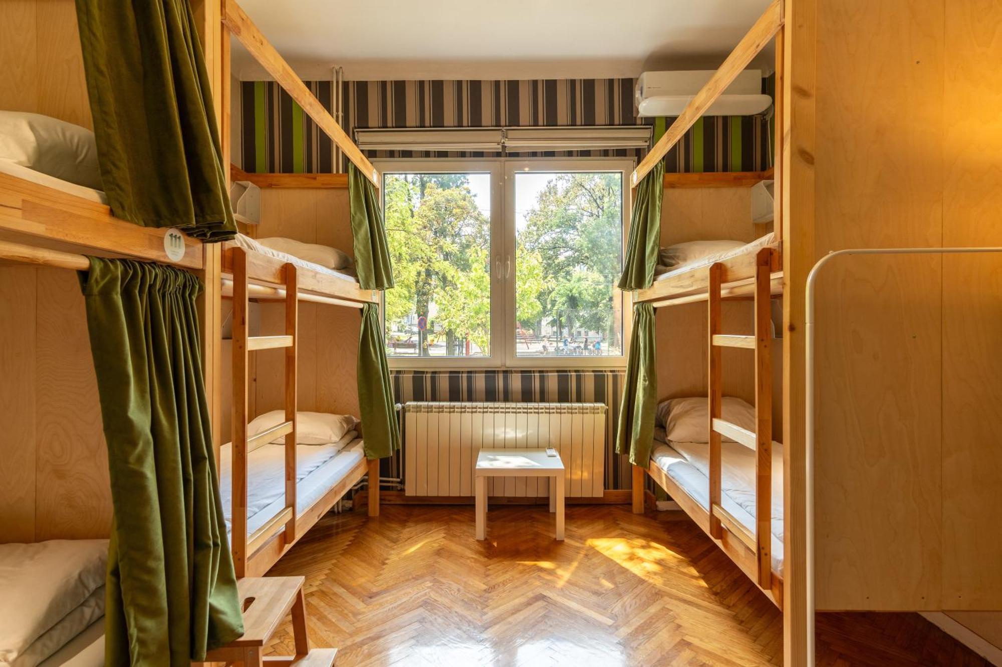 Cabbage Hostel Beograd Bagian luar foto