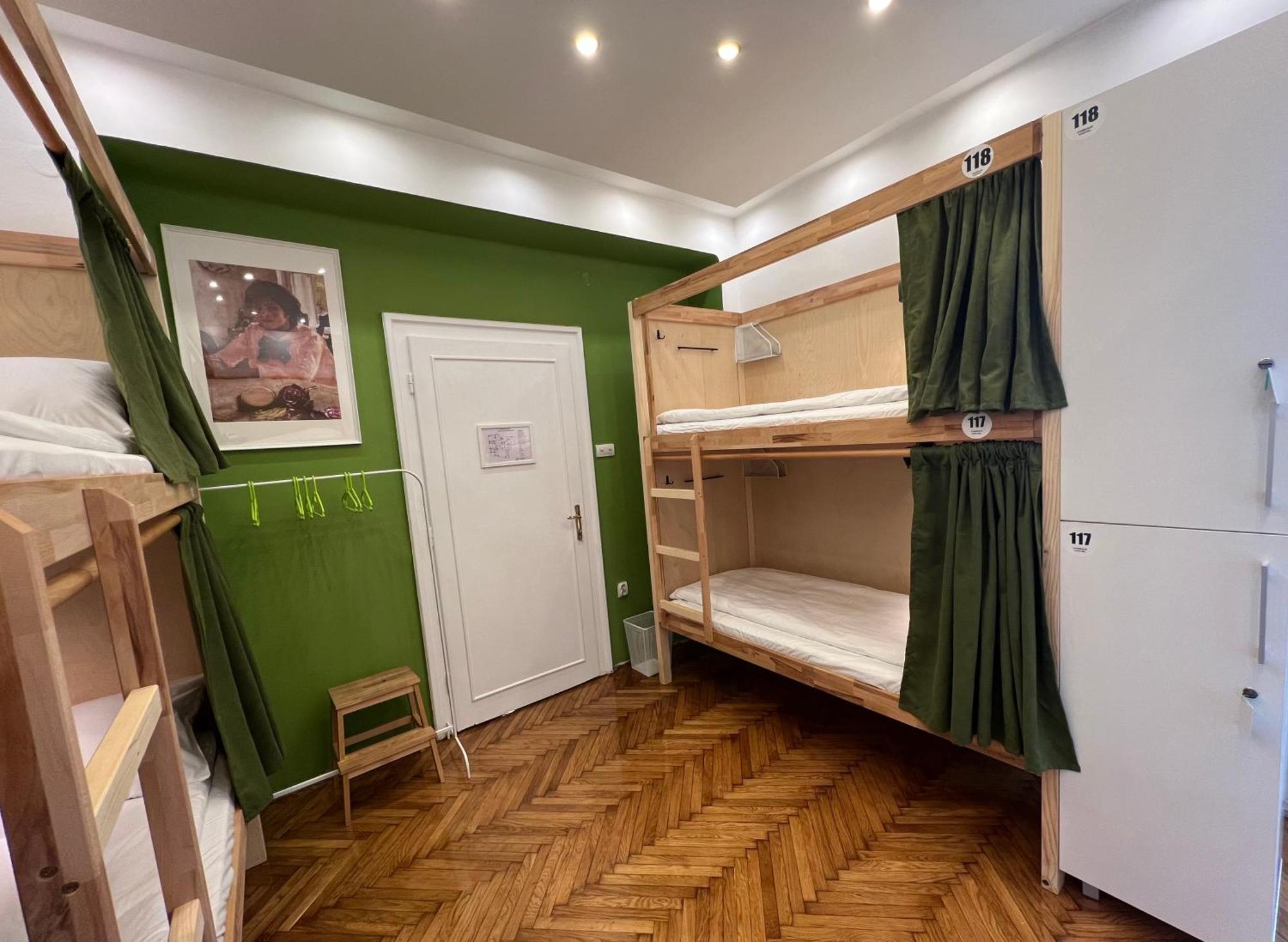 Cabbage Hostel Beograd Bagian luar foto