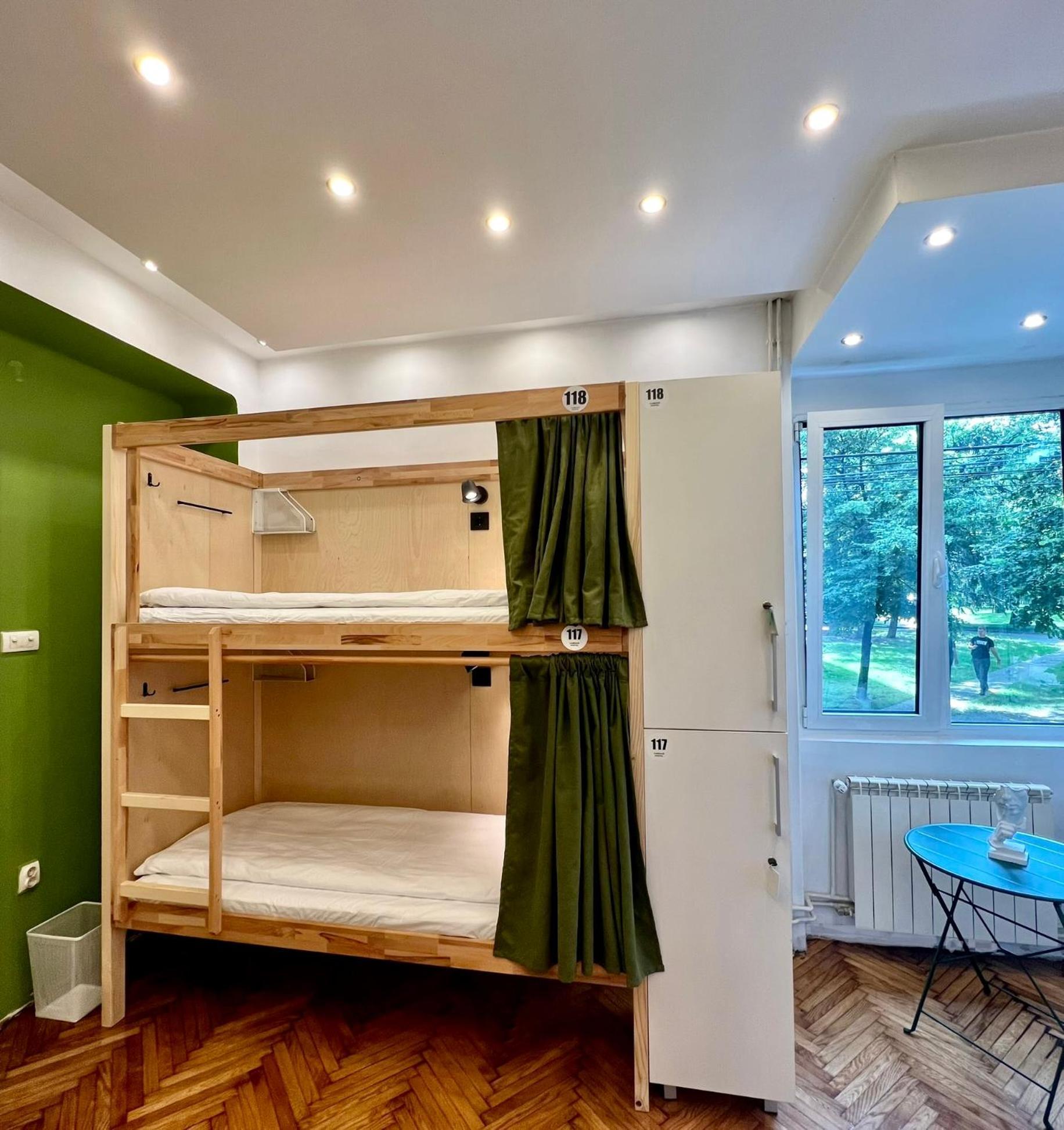 Cabbage Hostel Beograd Bagian luar foto