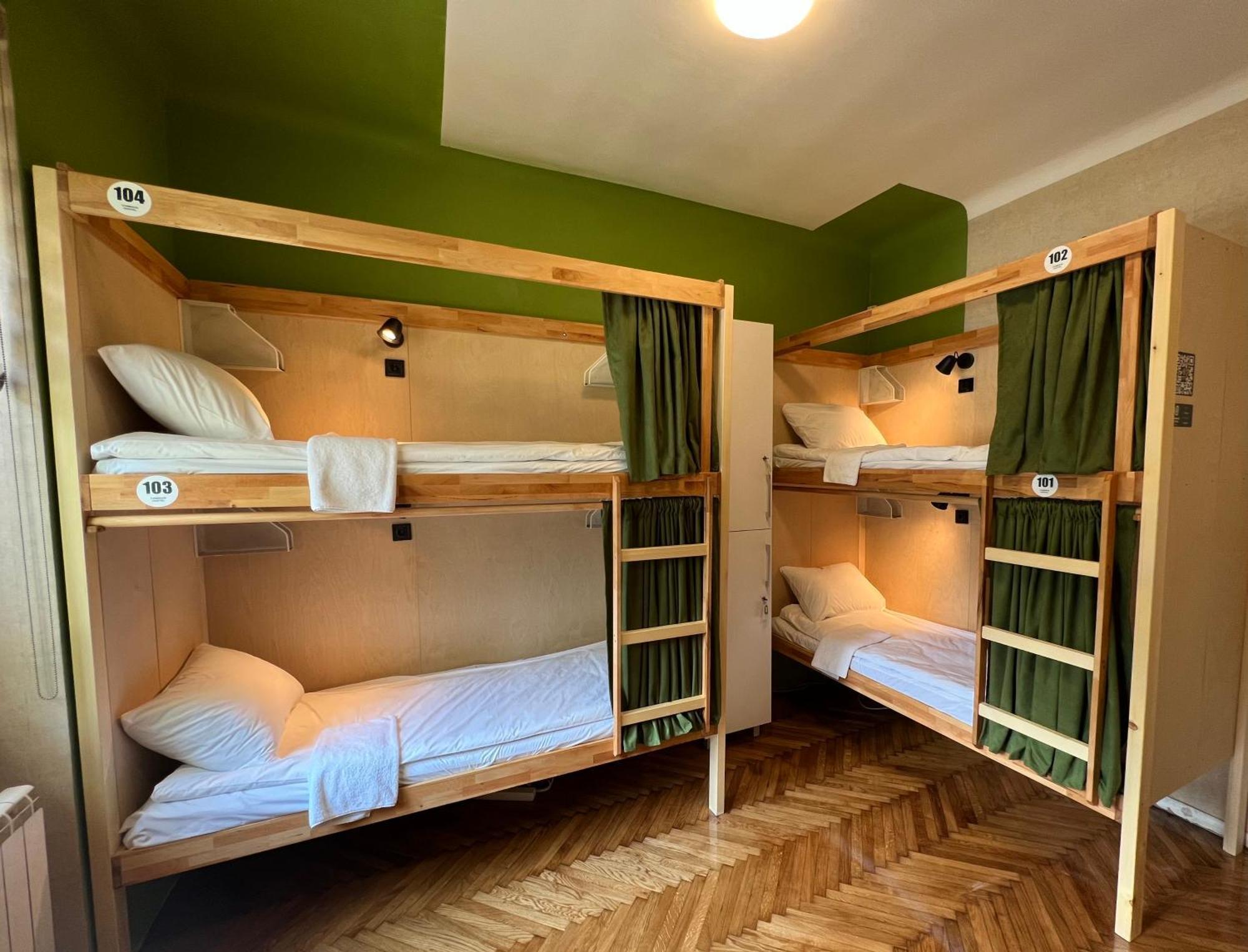 Cabbage Hostel Beograd Bagian luar foto