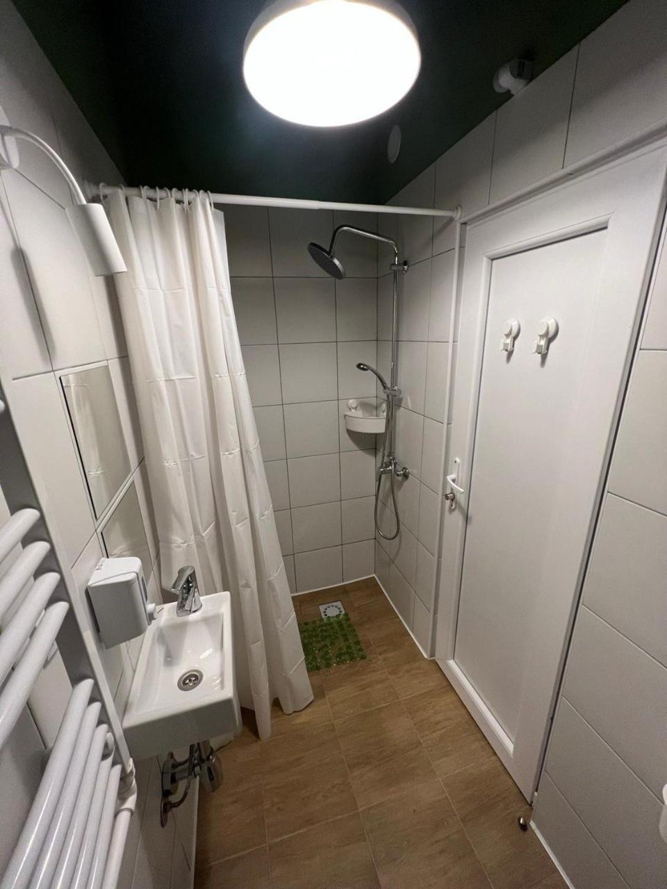 Cabbage Hostel Beograd Bagian luar foto