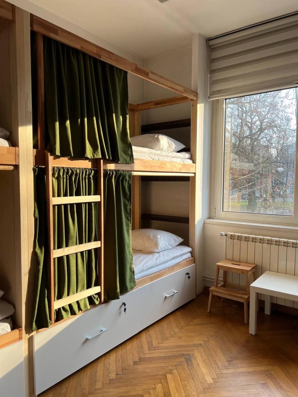 Cabbage Hostel Beograd Bagian luar foto