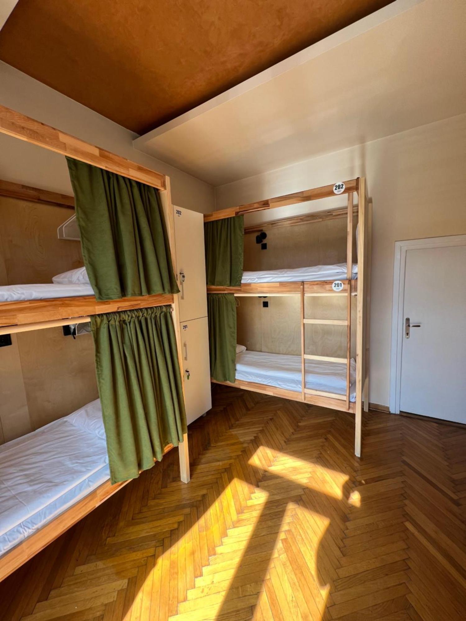 Cabbage Hostel Beograd Bagian luar foto